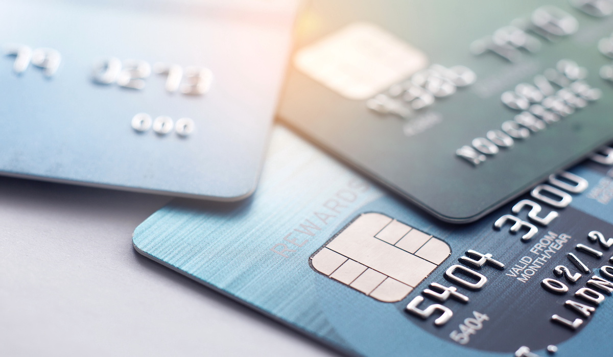 Your Guide To Different Types Of Credit Cards (+Pros And Cons)